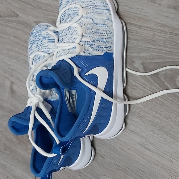 Nike kd sneakers - Picture 2 of 4